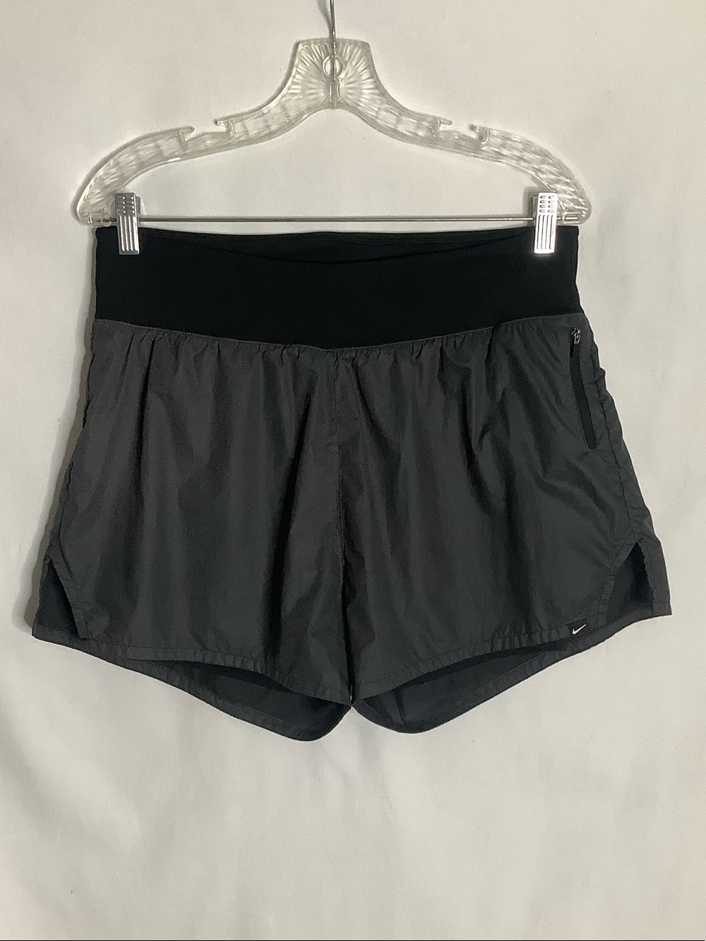 Nike Women’s Dri-FIT Run Division Mid-Rise 3” 2-in-1 Reflective Shorts Size L